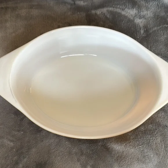 VTG | BUTTERFLY Gold PYREX 045 2.5 qt covered casserole - Picture 8 of 8